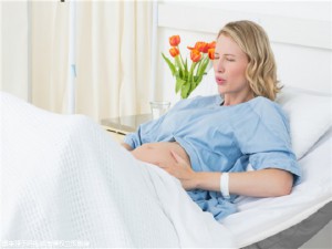 产后一个月下身胀痛怎么回事？产后同房外阴刺痛怎么回事？